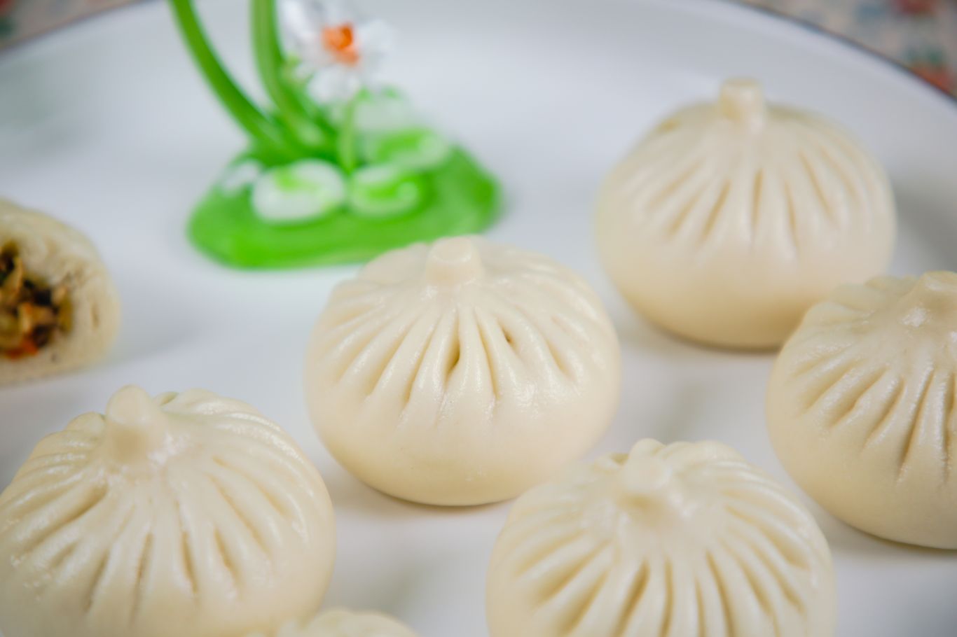 山西手工豆麵揪片湯麵 + 鮮肉蒸包 (個) 示範:羊肉湯