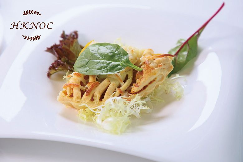 法國傳統名菜:法式煙肉南瓜撻 + 煙三文魚卷配香草青檸忌廉醬