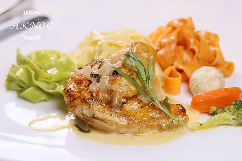 法國傳統名菜:法式酒香燜雞配龍蒿忌廉汁 + 手工意粉