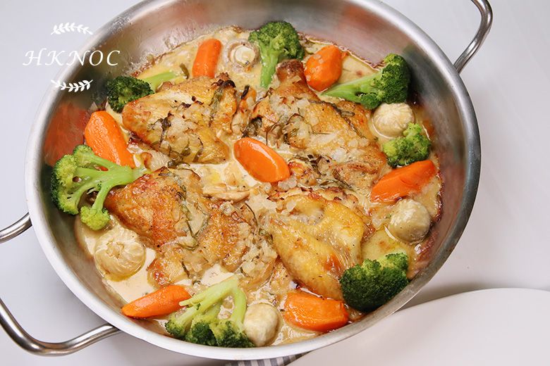 法國傳統名菜:法式酒香燜雞配龍蒿忌廉汁 + 手工意粉