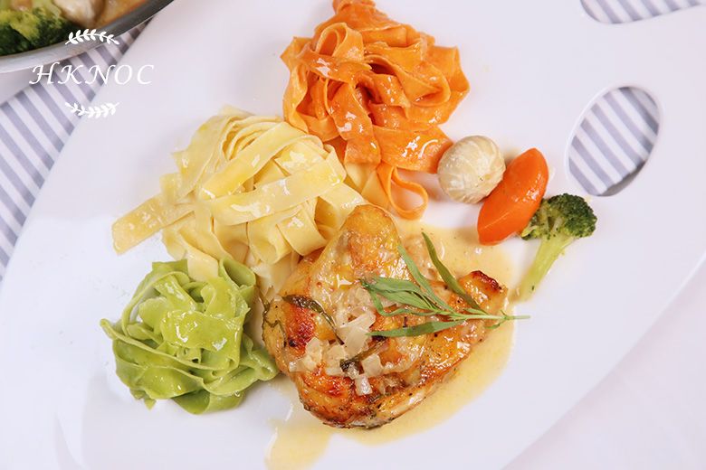 法國傳統名菜:法式酒香燜雞配龍蒿忌廉汁 + 手工意粉