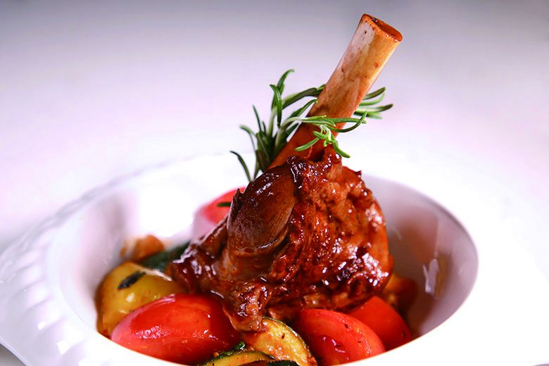 波特酒燴羊膝 + 凱撒沙律