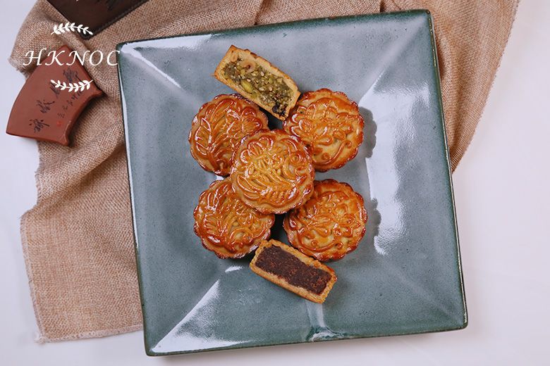 開心果五仁月餅+手工陳皮紅豆沙月餅