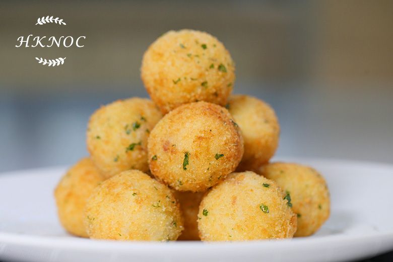 炸章魚小飯糰配酸辣芝士醬