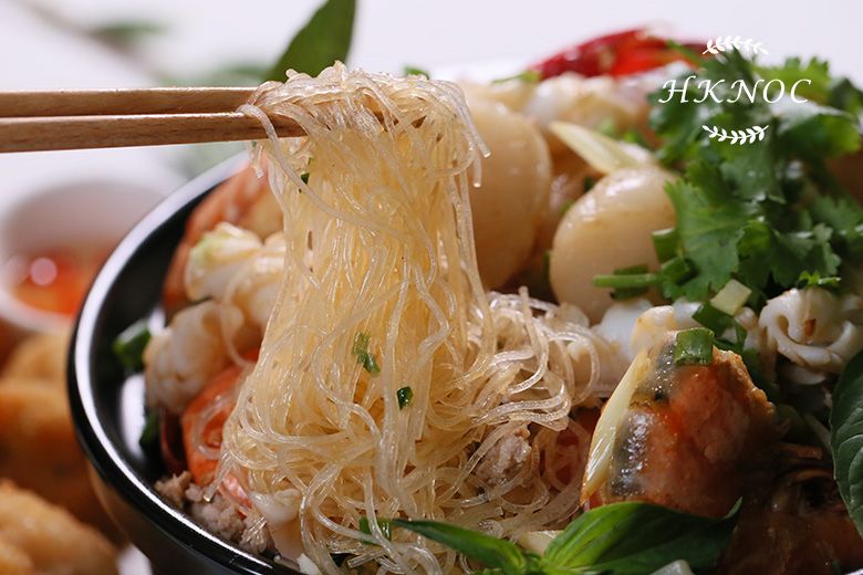 實習課堂:泰式煲仔海鮮炒粉絲、越式蝦餅