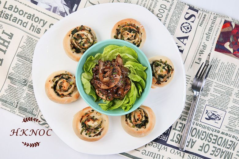 香蔥花卷配黑松露醬炒雜錦蘑菇