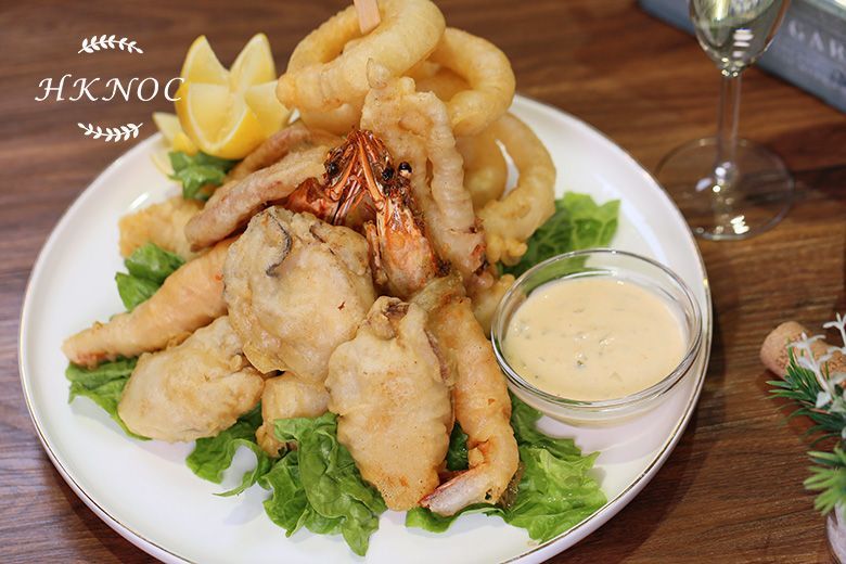 炸海鮮拼盆配酸辣奶油醬