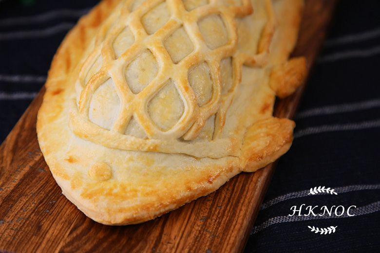 焗酥皮卷魚柳卷配菠菜及蒔蘿奶油汁