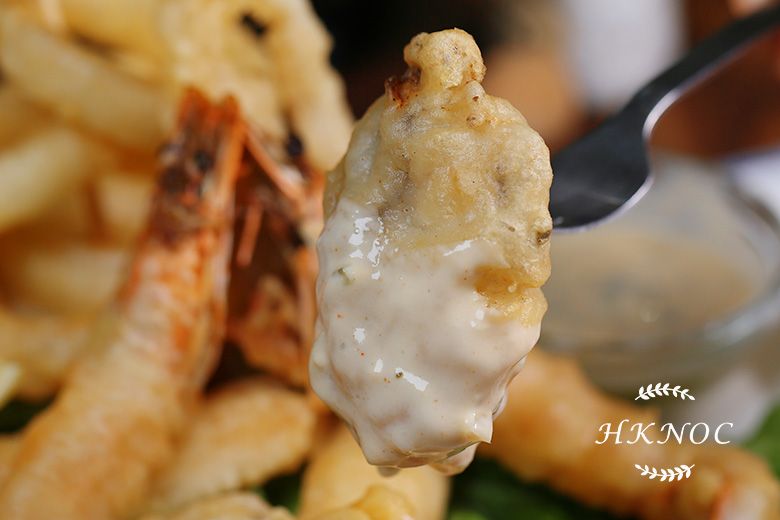 炸海鮮拼盆配酸辣奶油醬