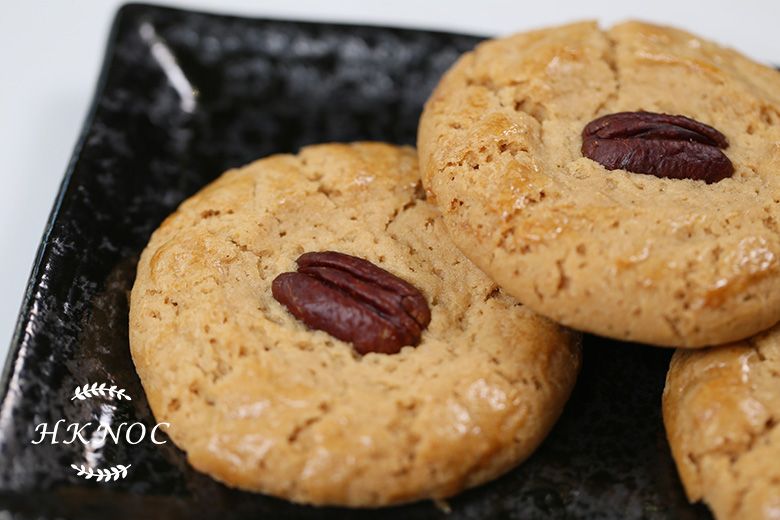 港式酥皮蛋撻配合桃酥.