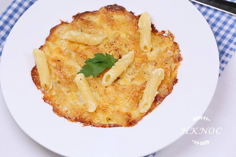 全日制D班 法餐:(奶油烤通心粉+法式白酒蘑菇燉雞+法式翻轉蘋果塔)