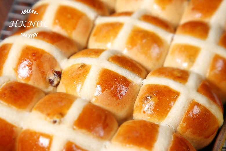 十字包配朱古力榛子意大利果仁曲奇