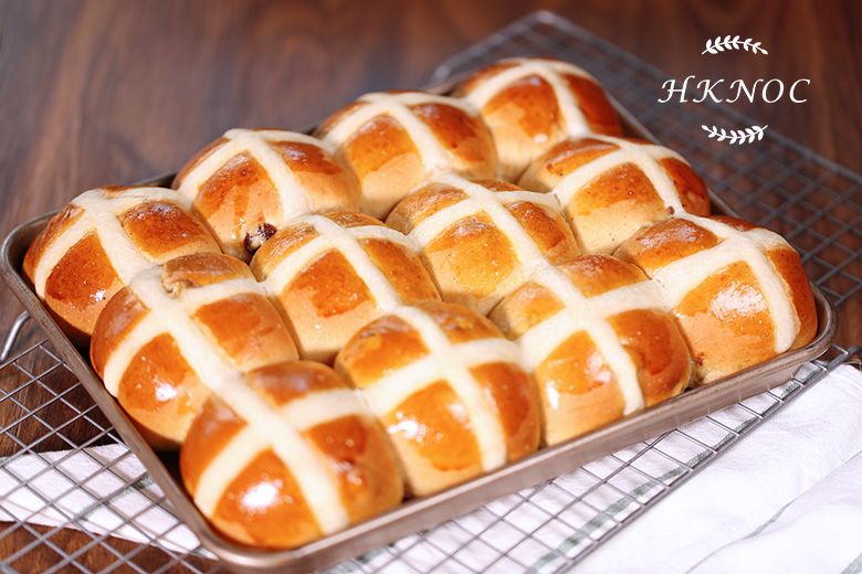 十字包配朱古力榛子意大利果仁曲奇