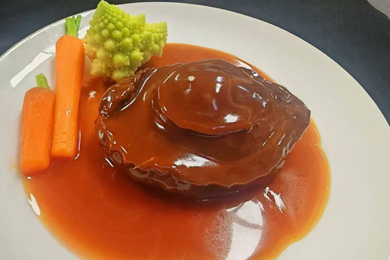 (實習)黃燜澳洲野生青邊鮑 +(示範)燒汁發財焗金蠔