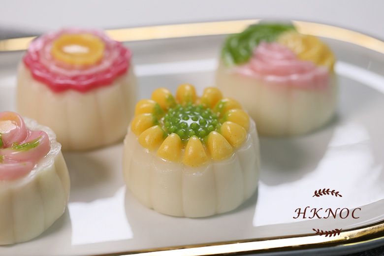 花樣冰皮月餅 (鹹蛋黃綠豆茸餡 )